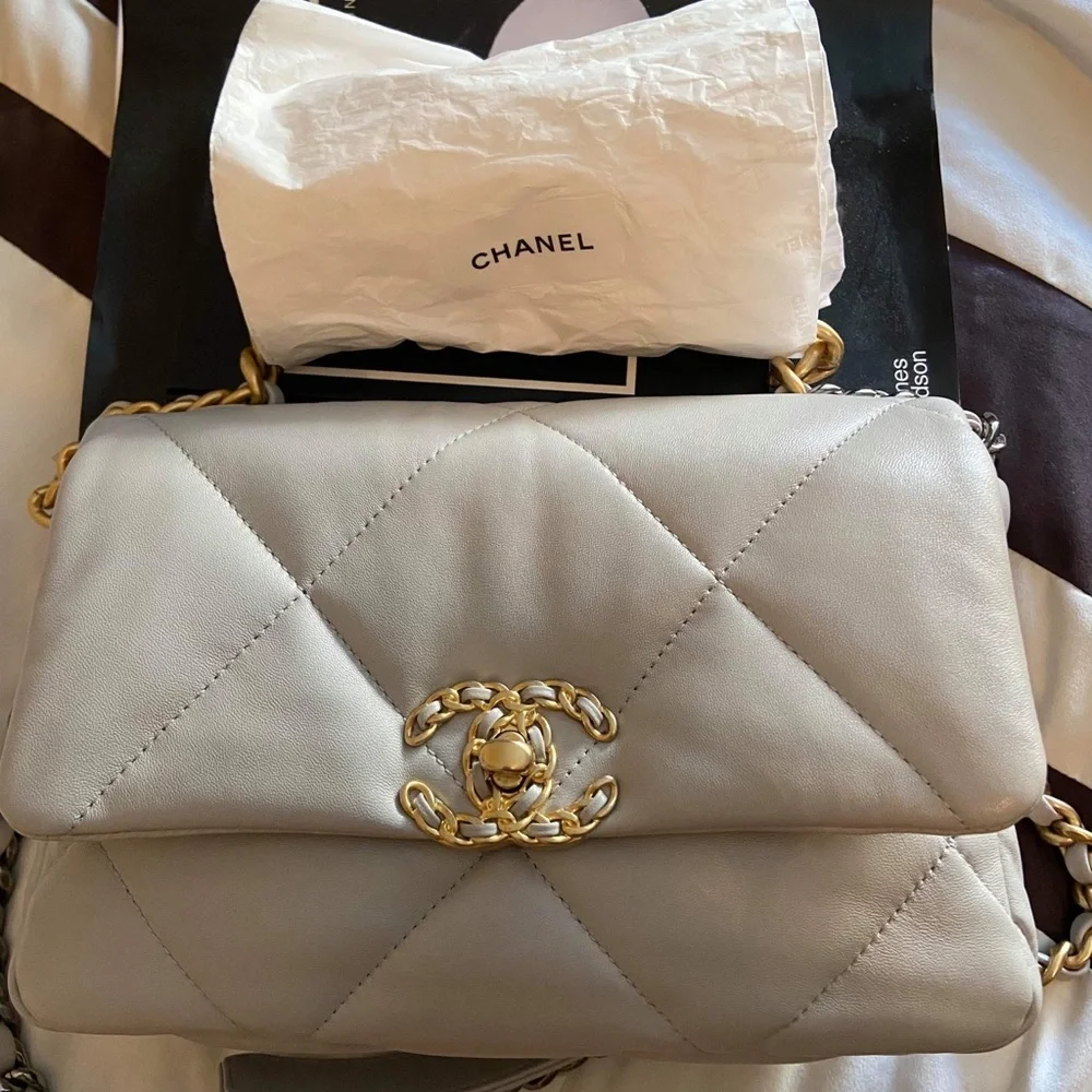 🤍Chanel19 Small grey bag🤍 - Picture 16 of 17